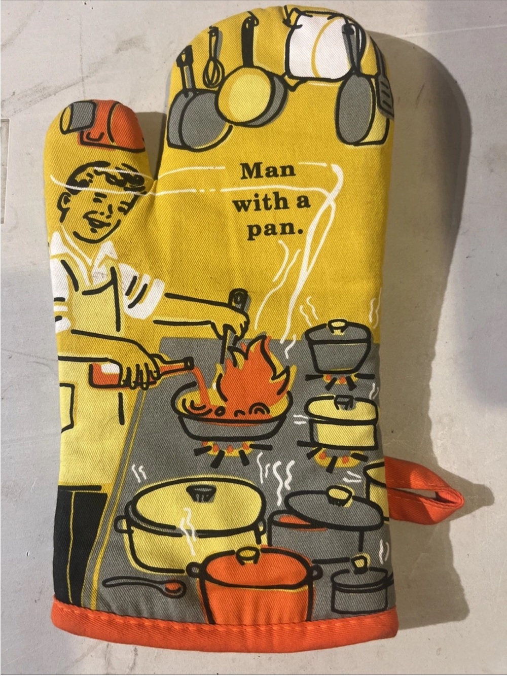 BlueQ Funny “Man With A Pan” Oven Mitt - Hangable Thermal Pot Holder - Barbecue